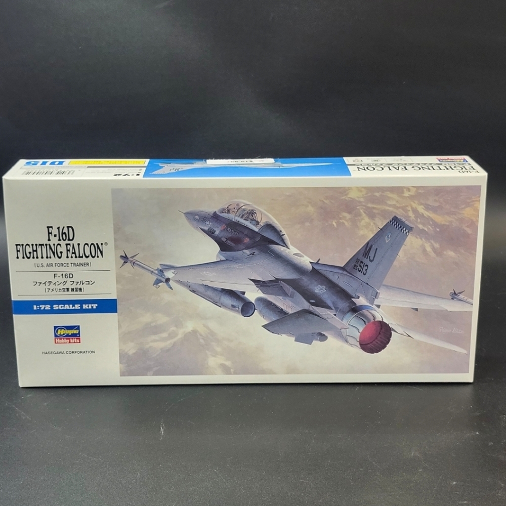 Hasegawa F-16D Fighting Falcon Model Kit